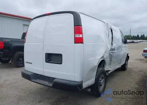 2023 Chevrolet Express G2500 z USA, uszkodzony, nr VIN 1GCWGAFP4P1176442